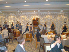 ���B����