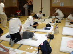 はり・マッサージ無料奉仕治療